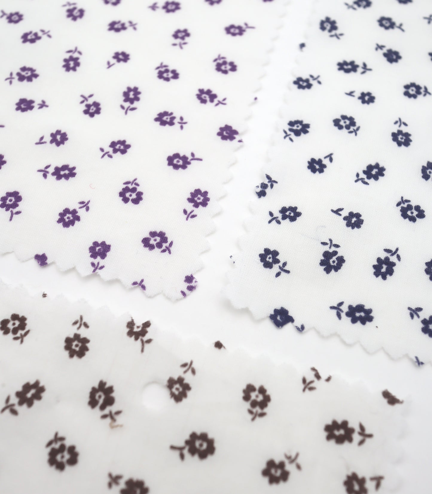 【25SS-255】小花柄プリント綿ローン　/0.5ｙあたり = ～625円