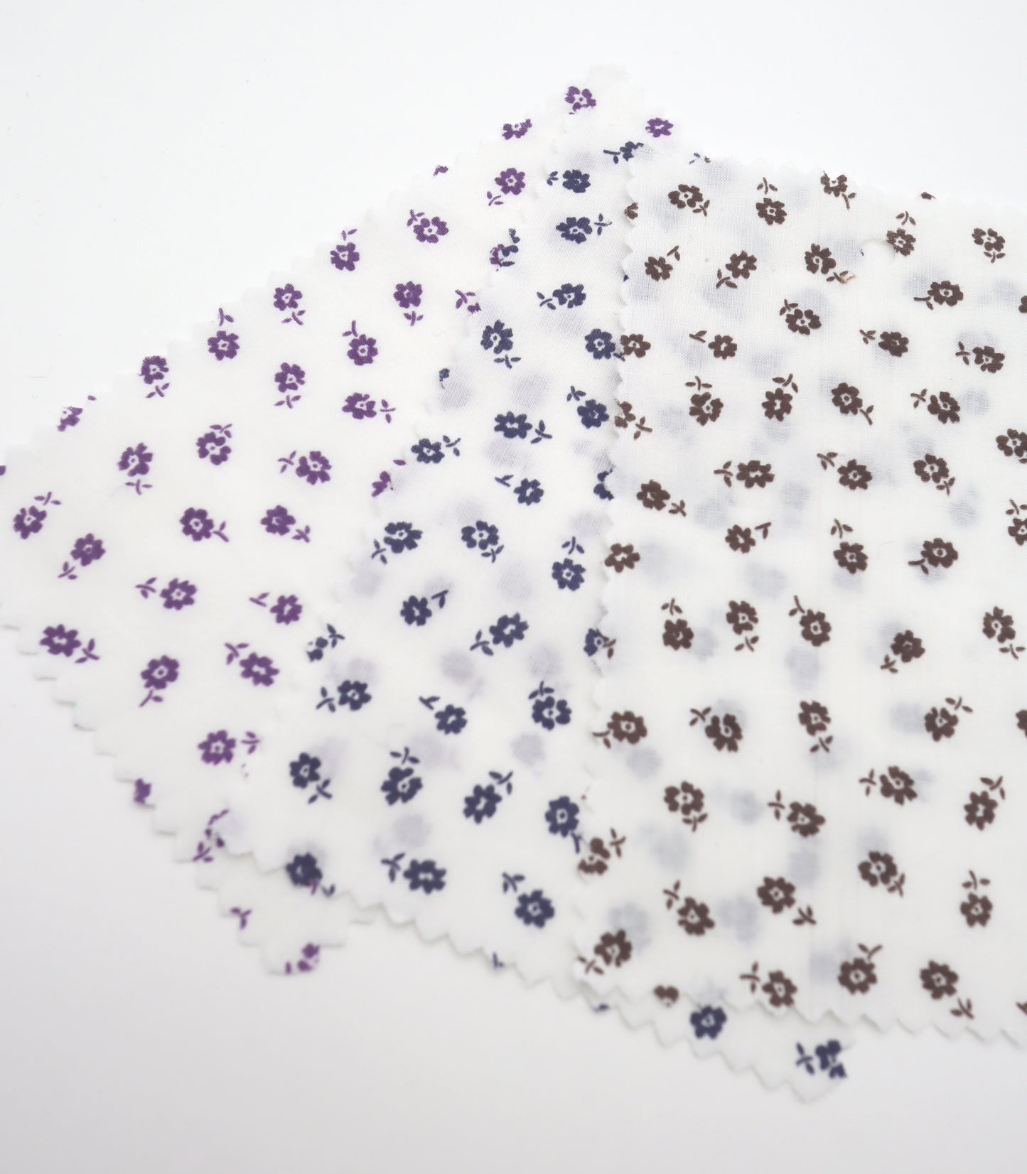 【25SS-255】小花柄プリント綿ローン　/0.5ｙあたり = ～625円