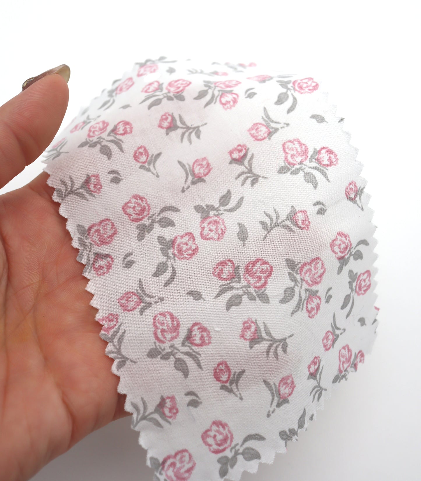 【25SS-256】ローズプリント綿ローン　/0.5ｙあたり = ～625円