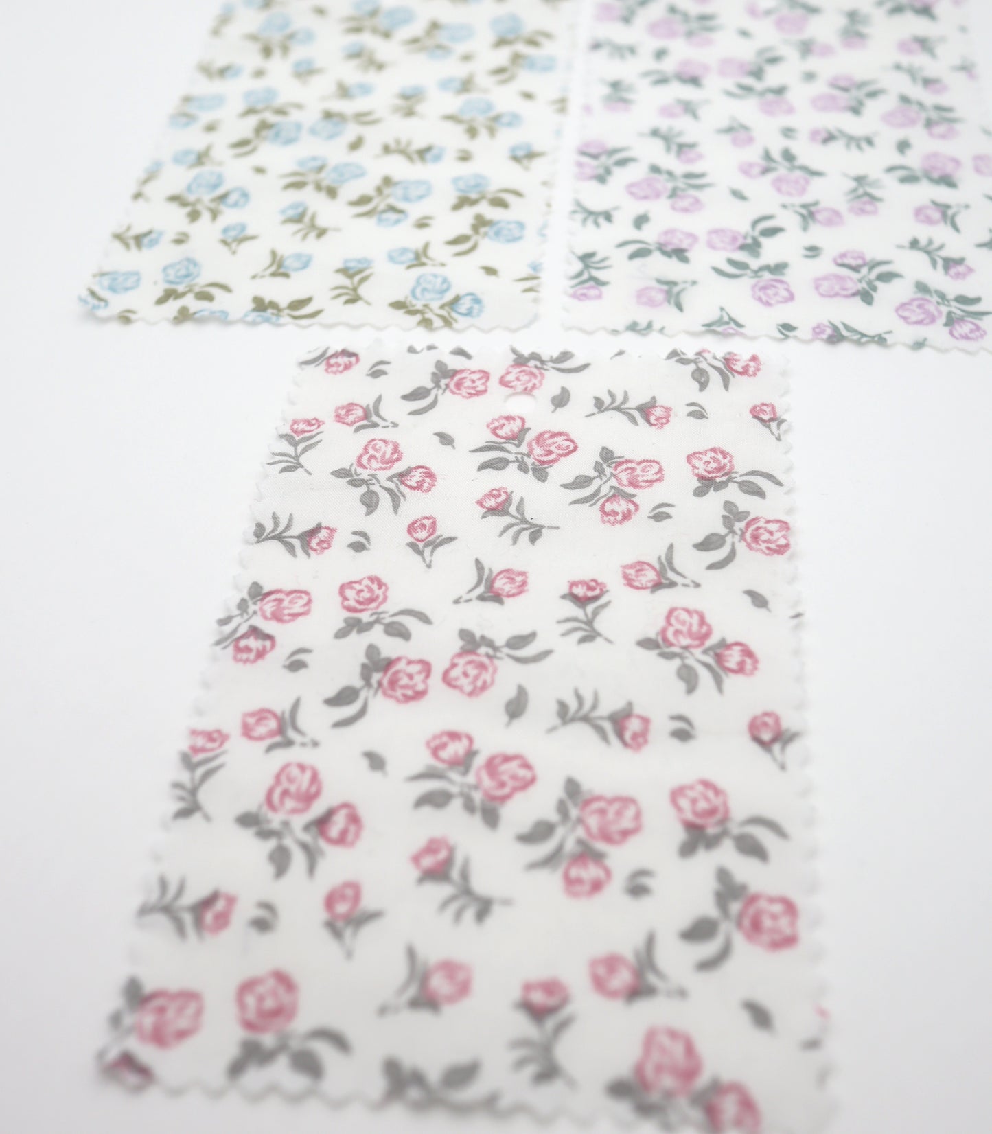 【25SS-256】ローズプリント綿ローン　/0.5ｙあたり = ～625円