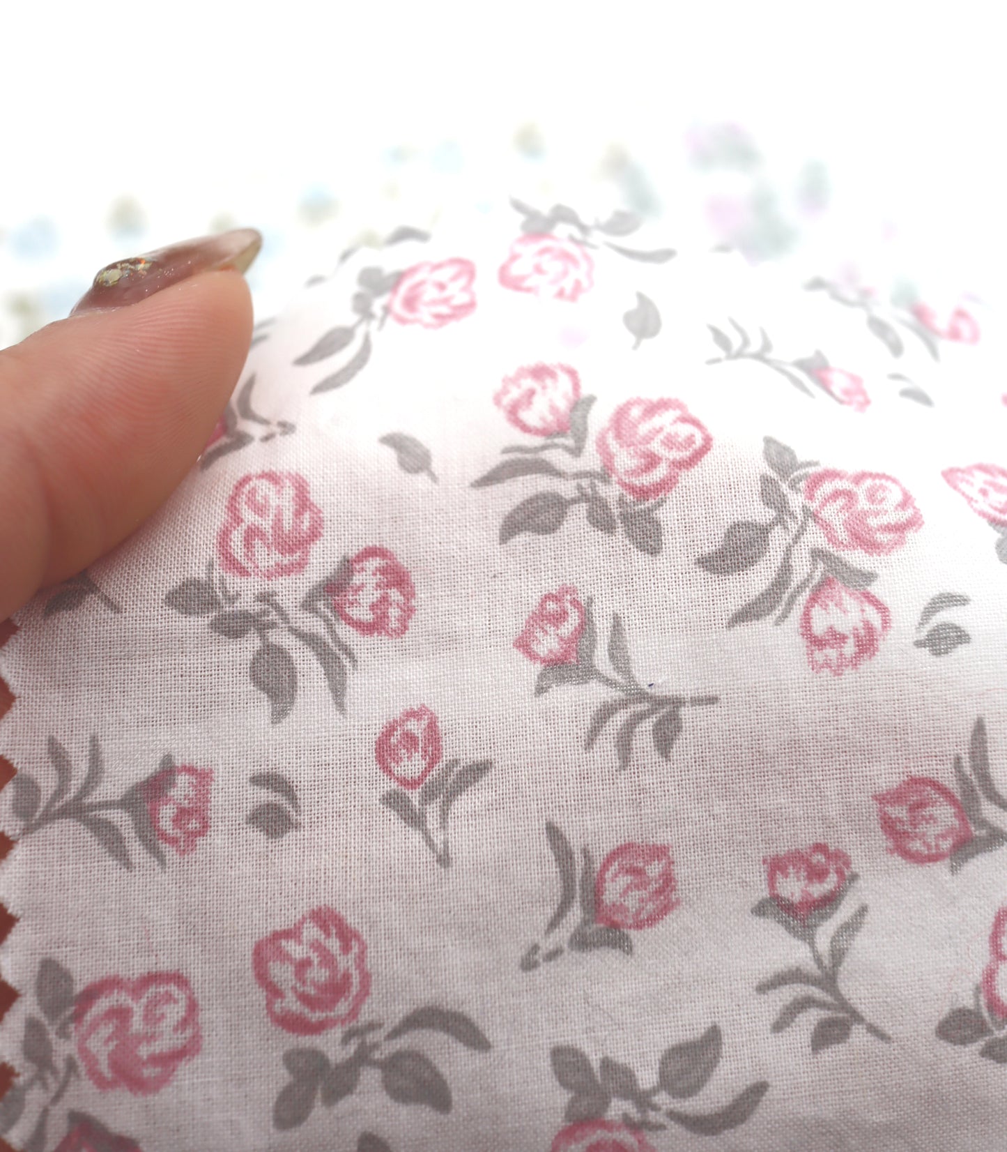 【25SS-256】ローズプリント綿ローン　/0.5ｙあたり = ～625円