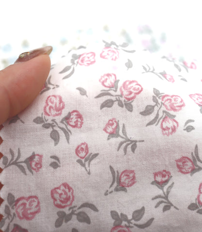 【25SS-256】ローズプリント綿ローン　/0.5ｙあたり = ～625円