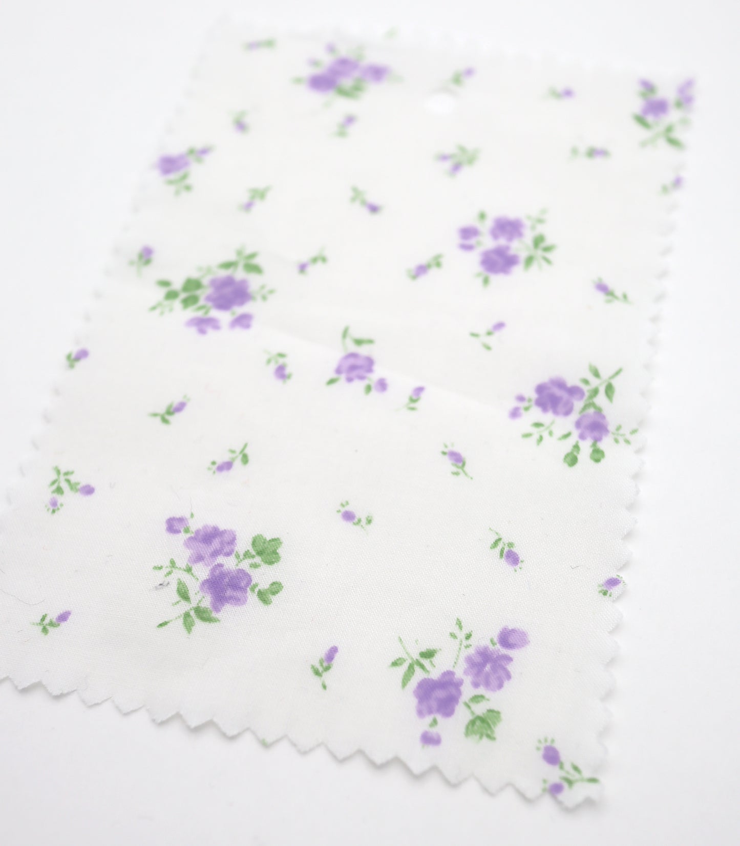 【25SS-258】小花柄プリント綿ローン　/0.5ｙあたり = ～625円