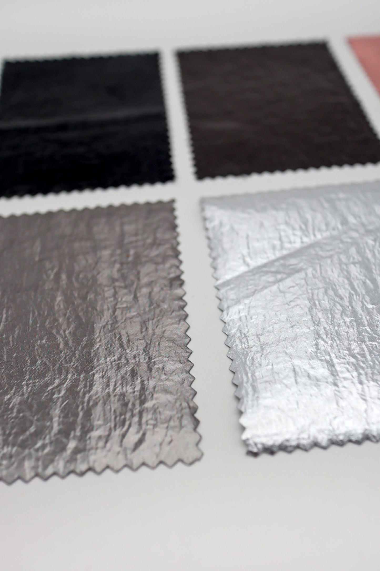 【25SS-306】メタリックプリントタフタ　/0.5ｙあたり = ～ 825円