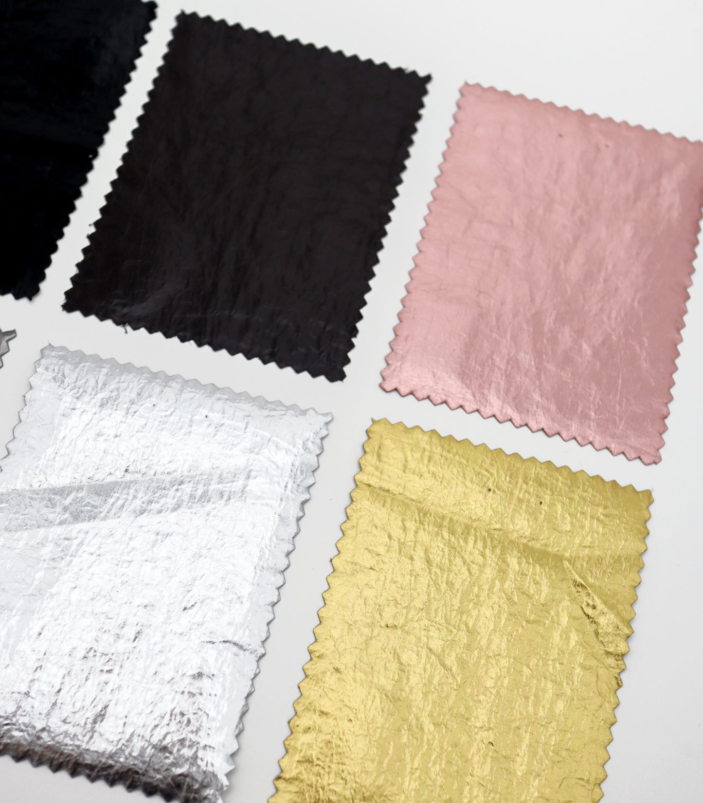 【25SS-306】メタリックプリントタフタ　/0.5ｙあたり = ～ 825円