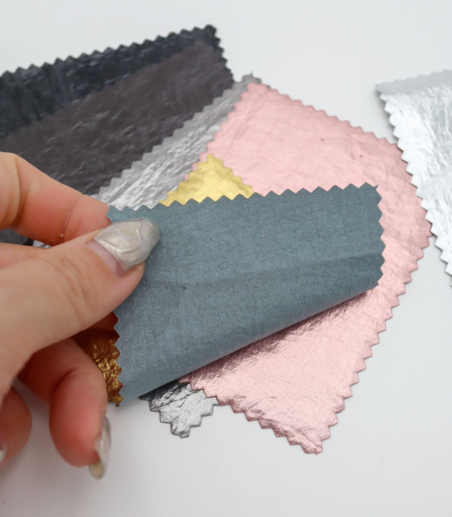 【25SS-306】メタリックプリントタフタ　/0.5ｙあたり = ～ 825円