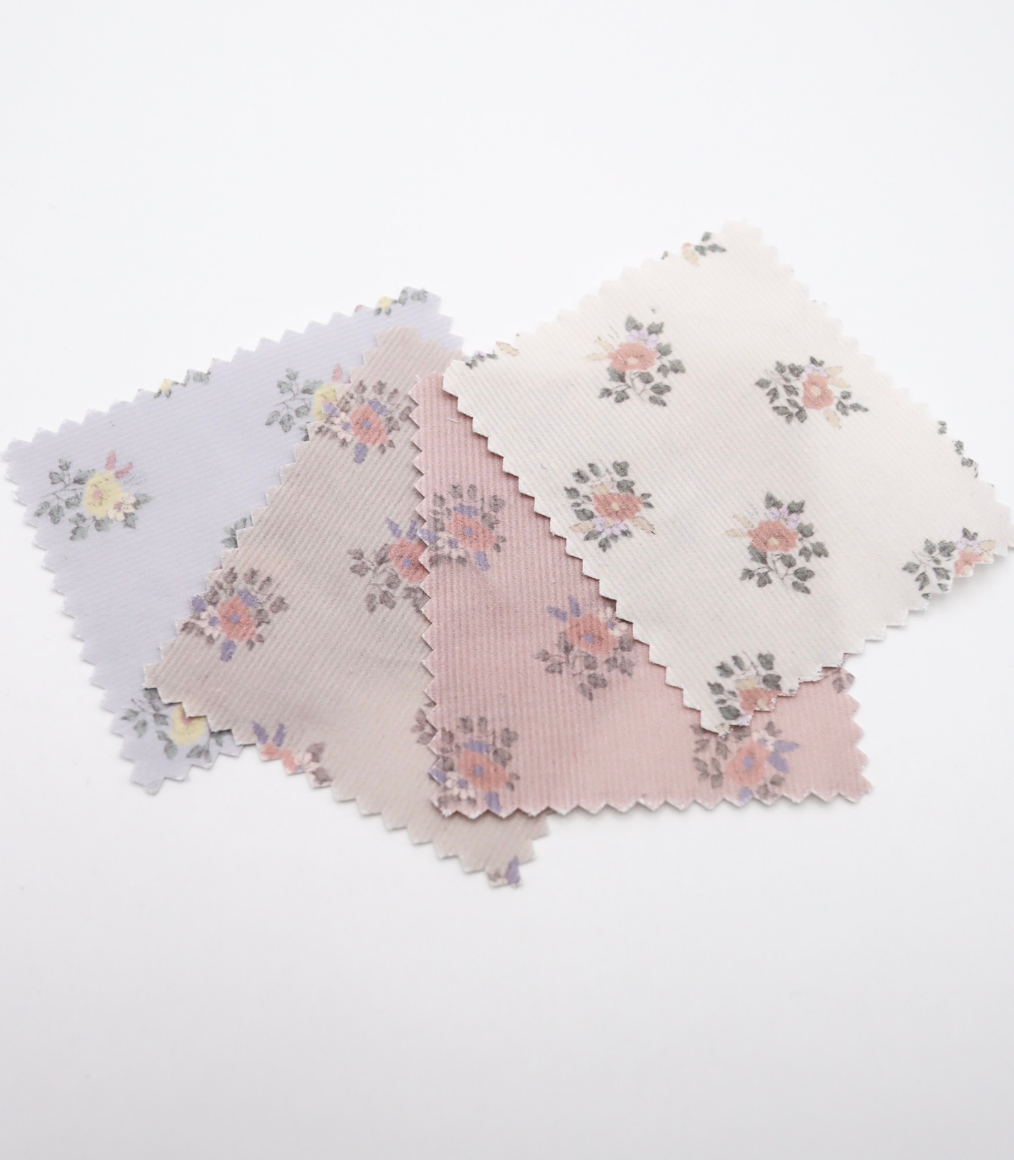 【25SS-118】小花柄プリントコーデュロイ　/0.5ｙあたり=～ 835円