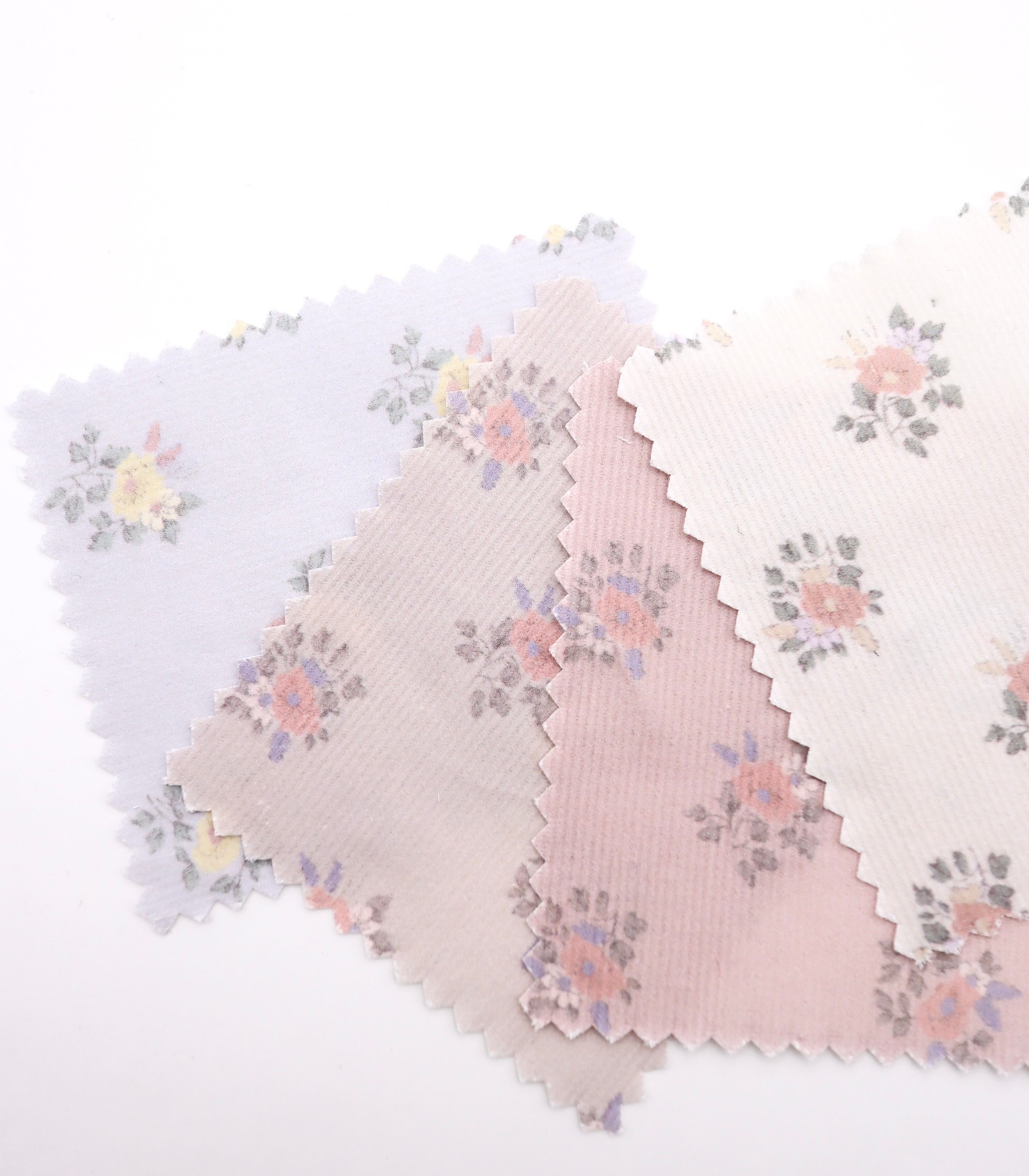 【25SS-118】小花柄プリントコーデュロイ　/0.5ｙあたり=～ 835円