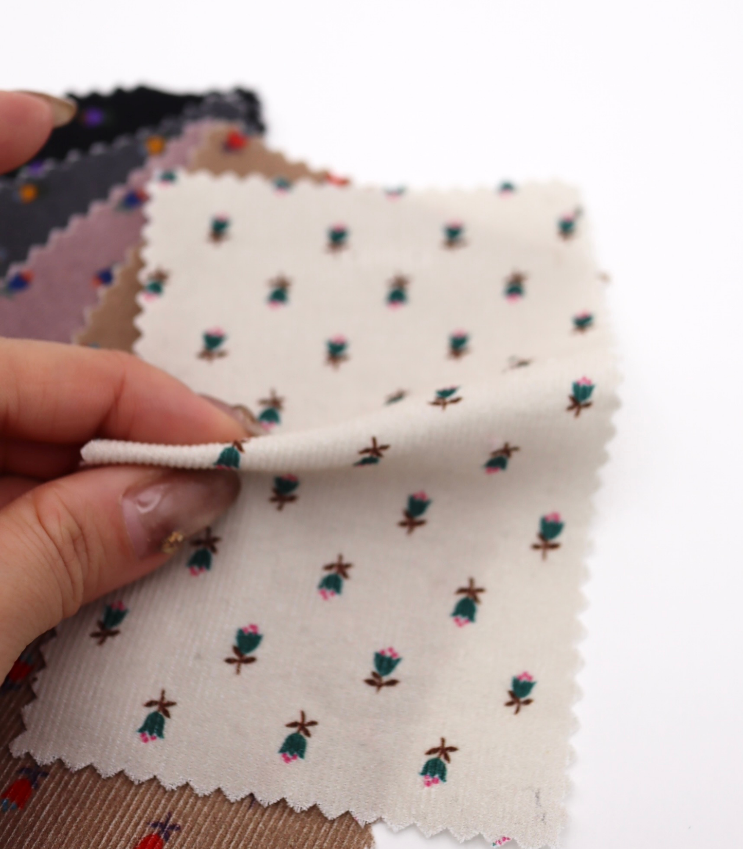 小花柄プリントコーデュロイ　韓国生地　東大門市場生地　細コール