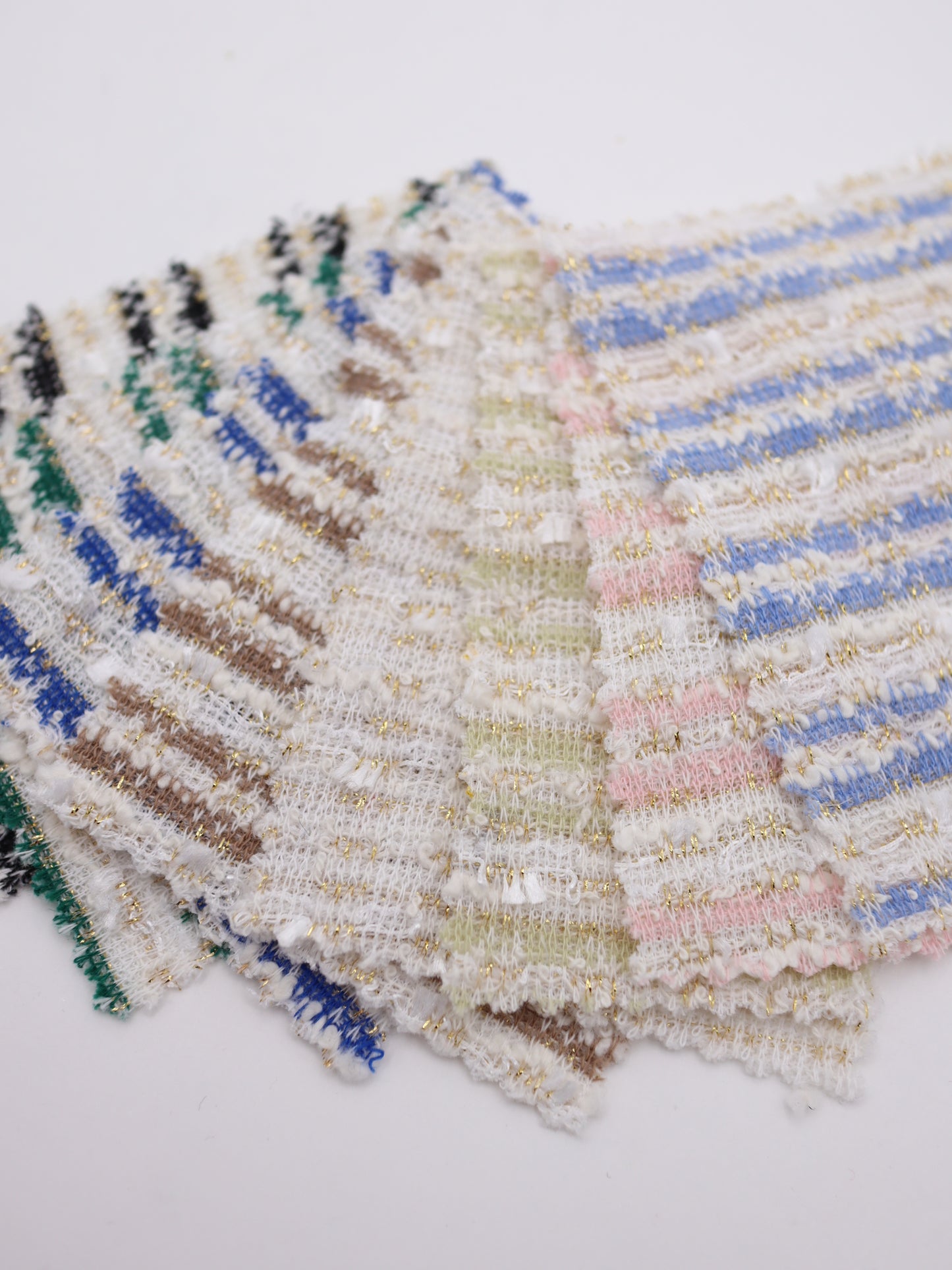 ストレッチ性あるツイード見えラメ糸入りニット生地【26SS-071】