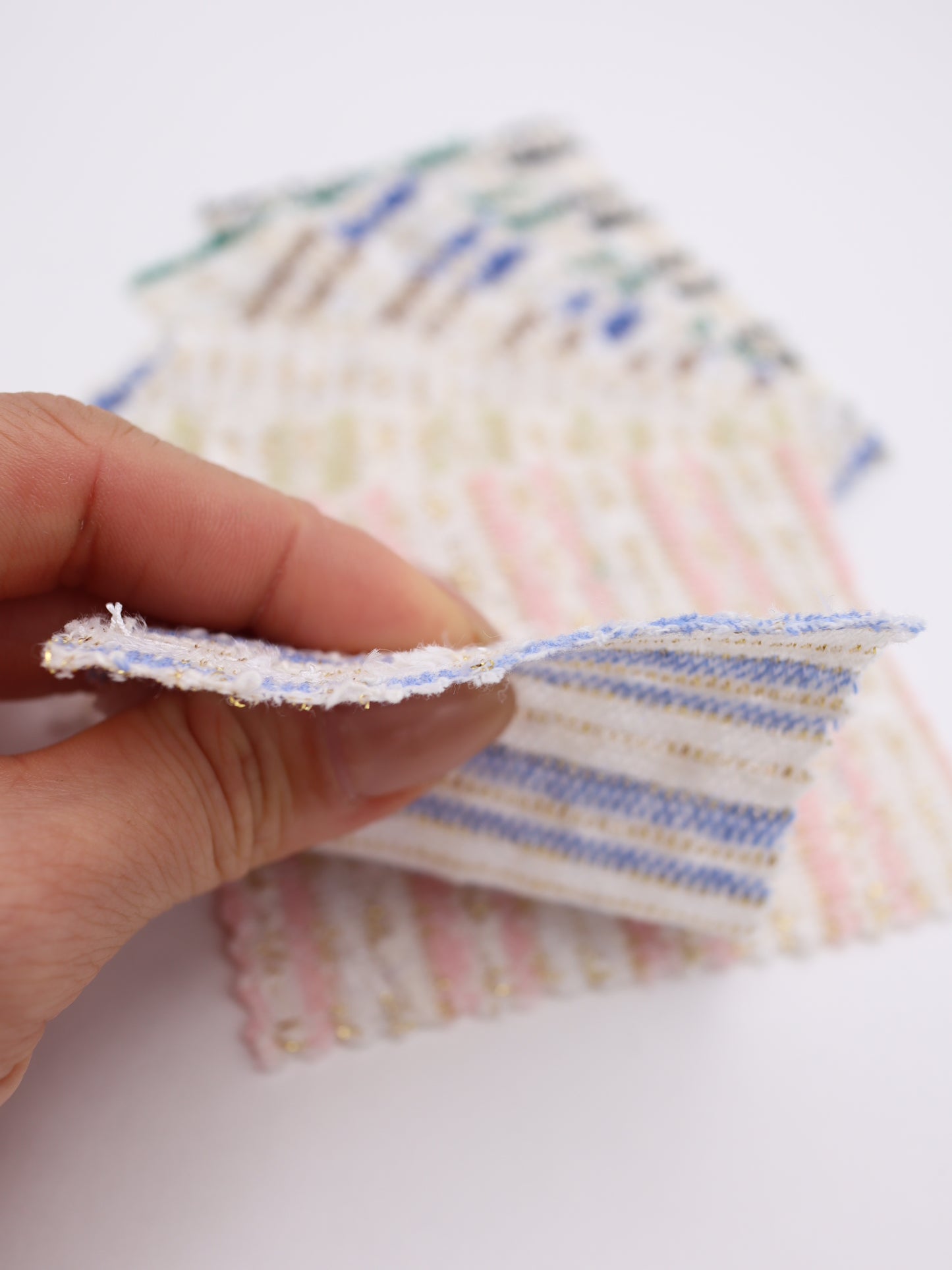 ストレッチ性あるツイード見えラメ糸入りニット生地【26SS-071】