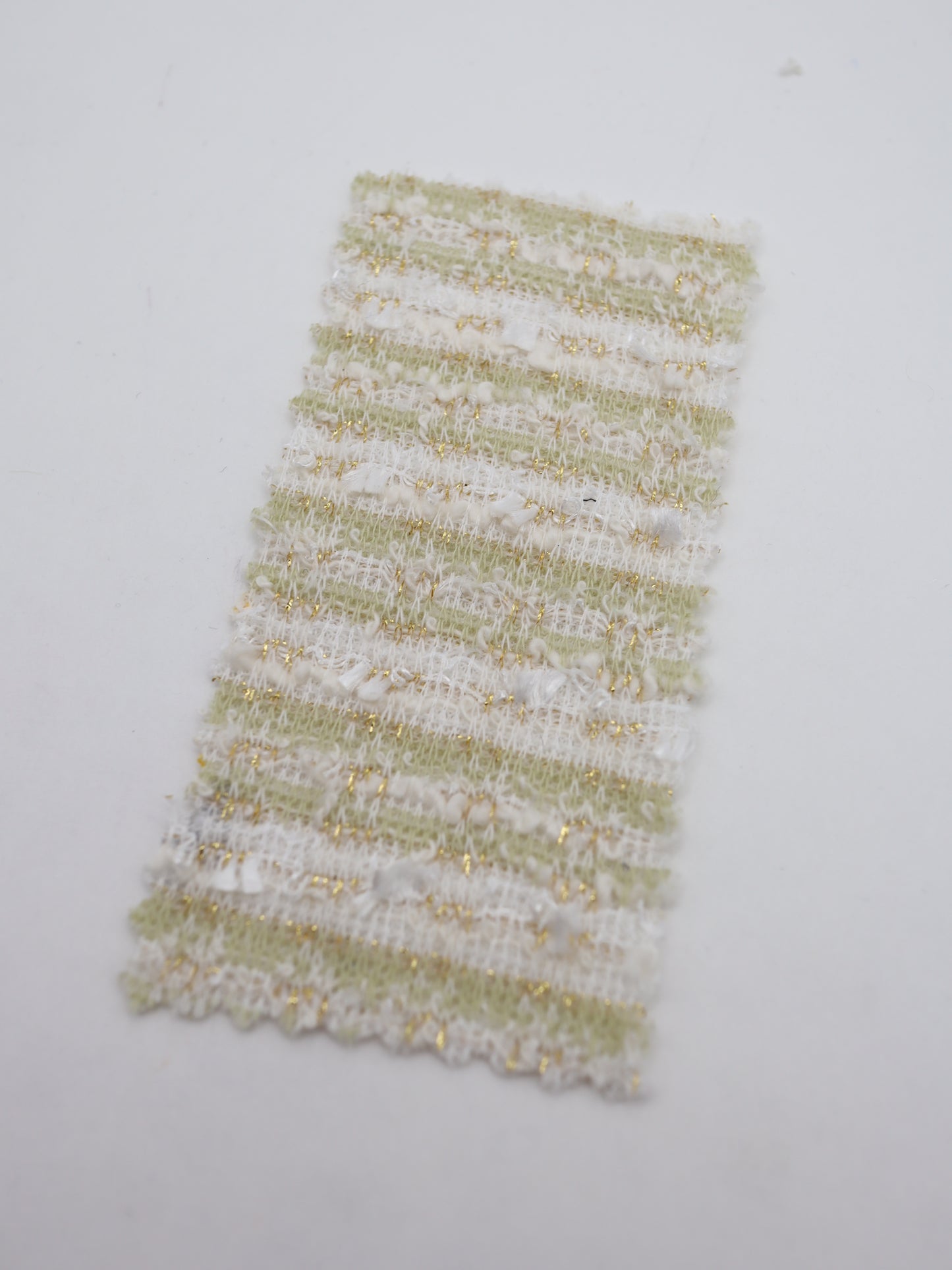 ストレッチ性あるツイード見えラメ糸入りニット生地【26SS-071】