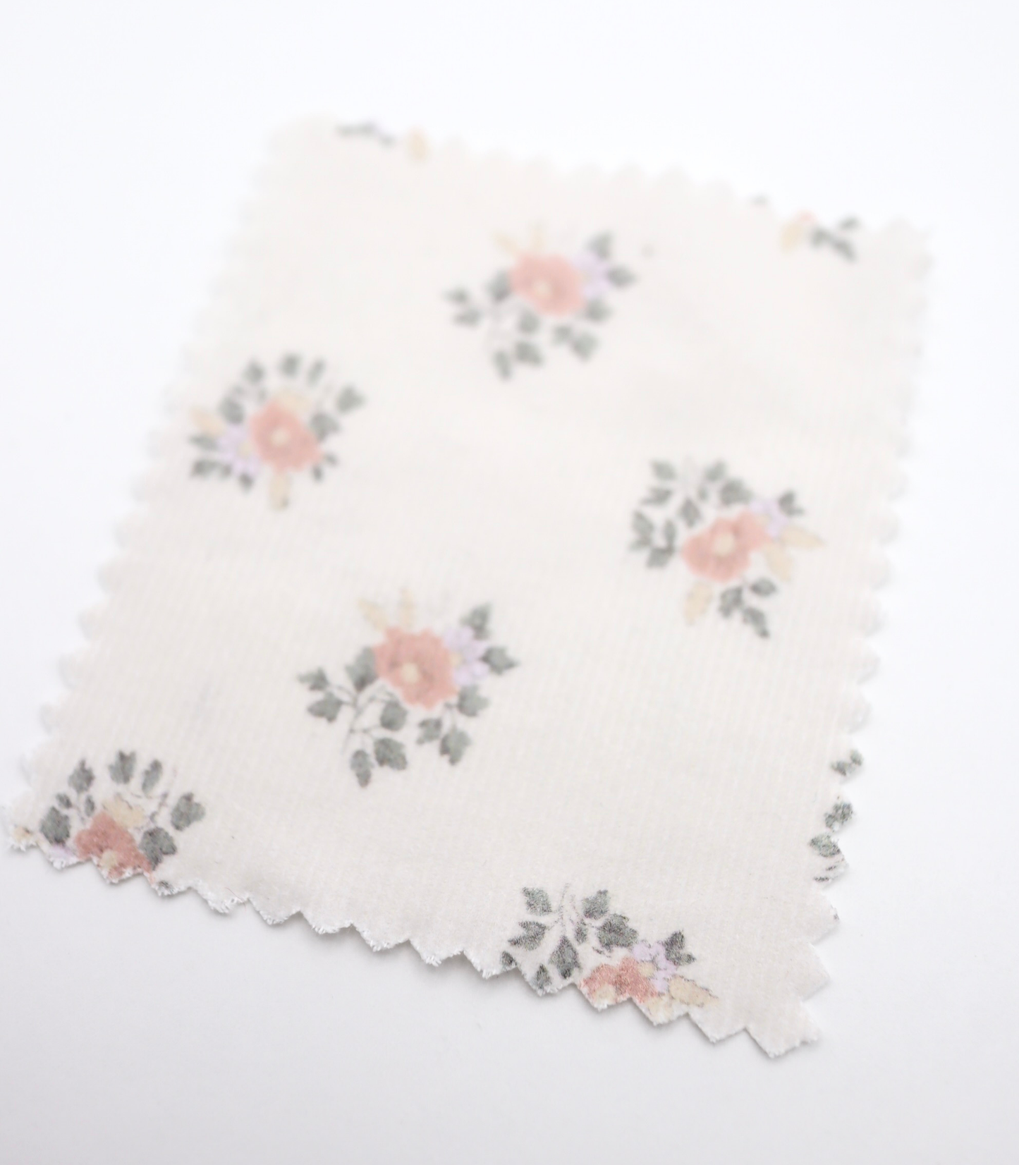 【25SS-118】小花柄プリントコーデュロイ　/0.5ｙあたり=～ 835円