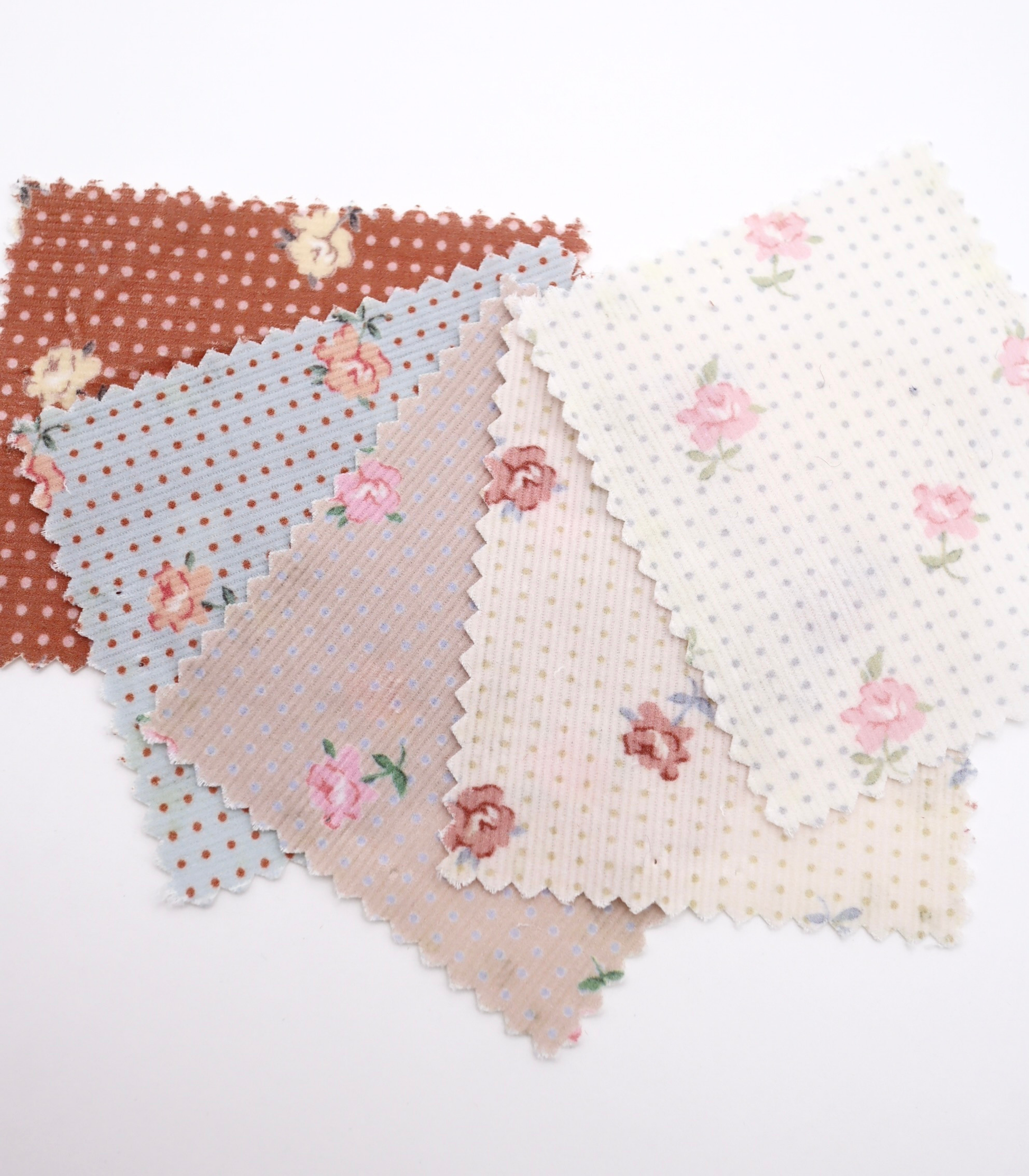 ドット×ローズプリントコーデュロイ　韓国生地　東大門市場生地　秋冬素材