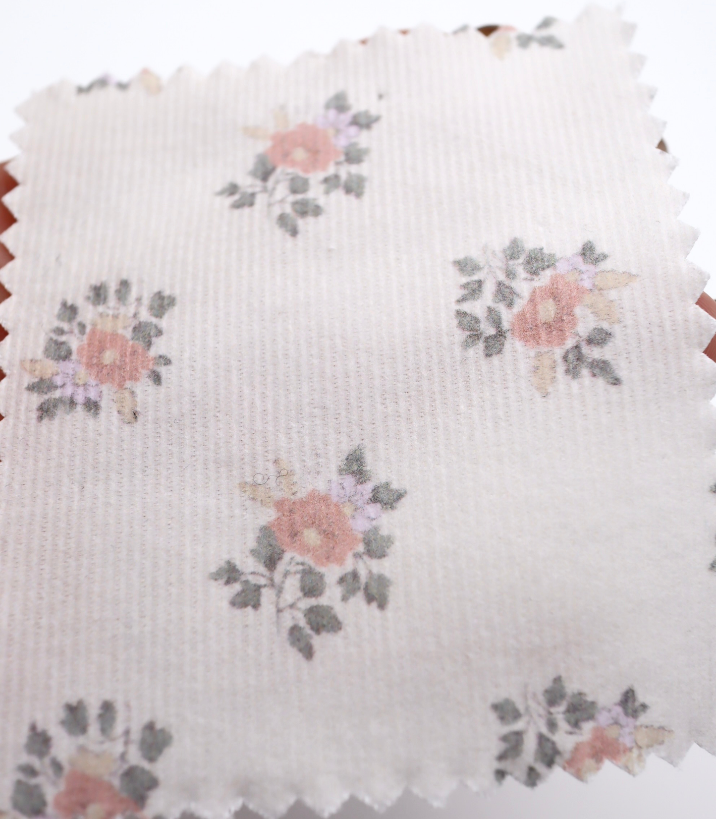 【25SS-118】小花柄プリントコーデュロイ　/0.5ｙあたり=～ 835円