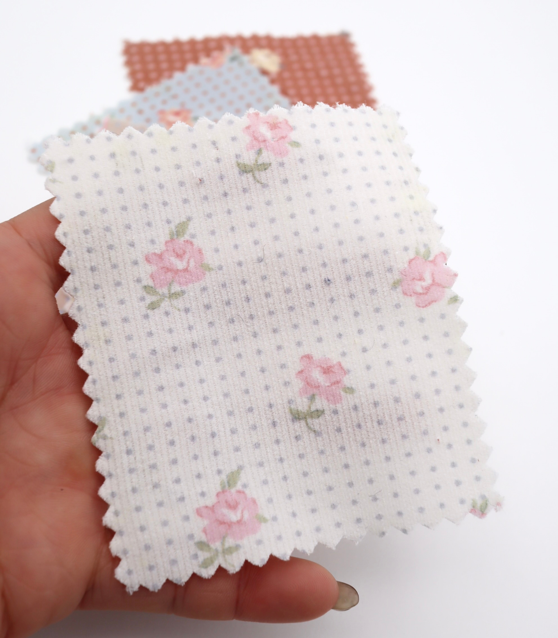 ドット×ローズプリントコーデュロイ　韓国生地　東大門市場生地　秋冬素材