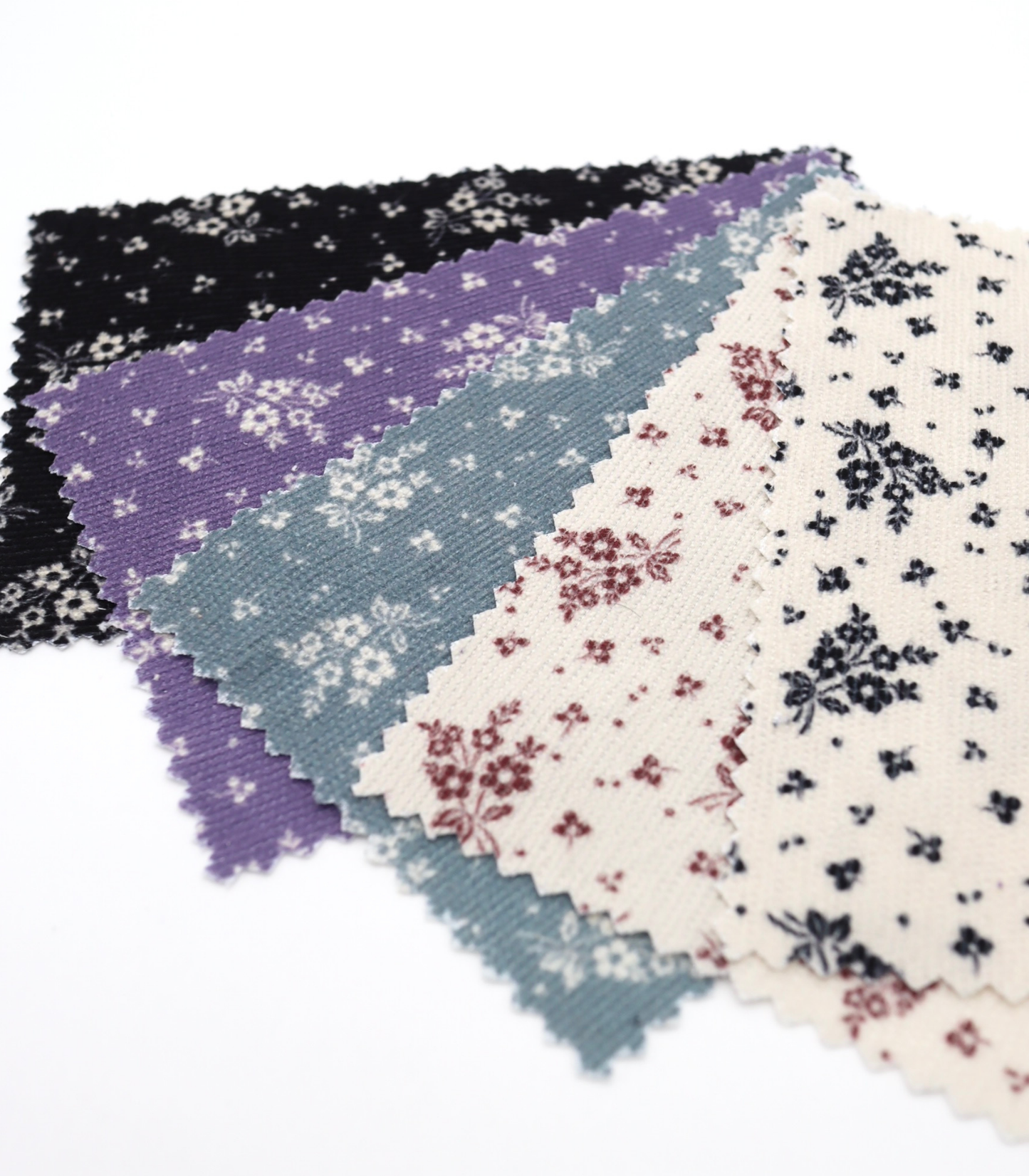 韓国生地　小花柄シルエットプリントコーデュロイ　東大門市場生地　