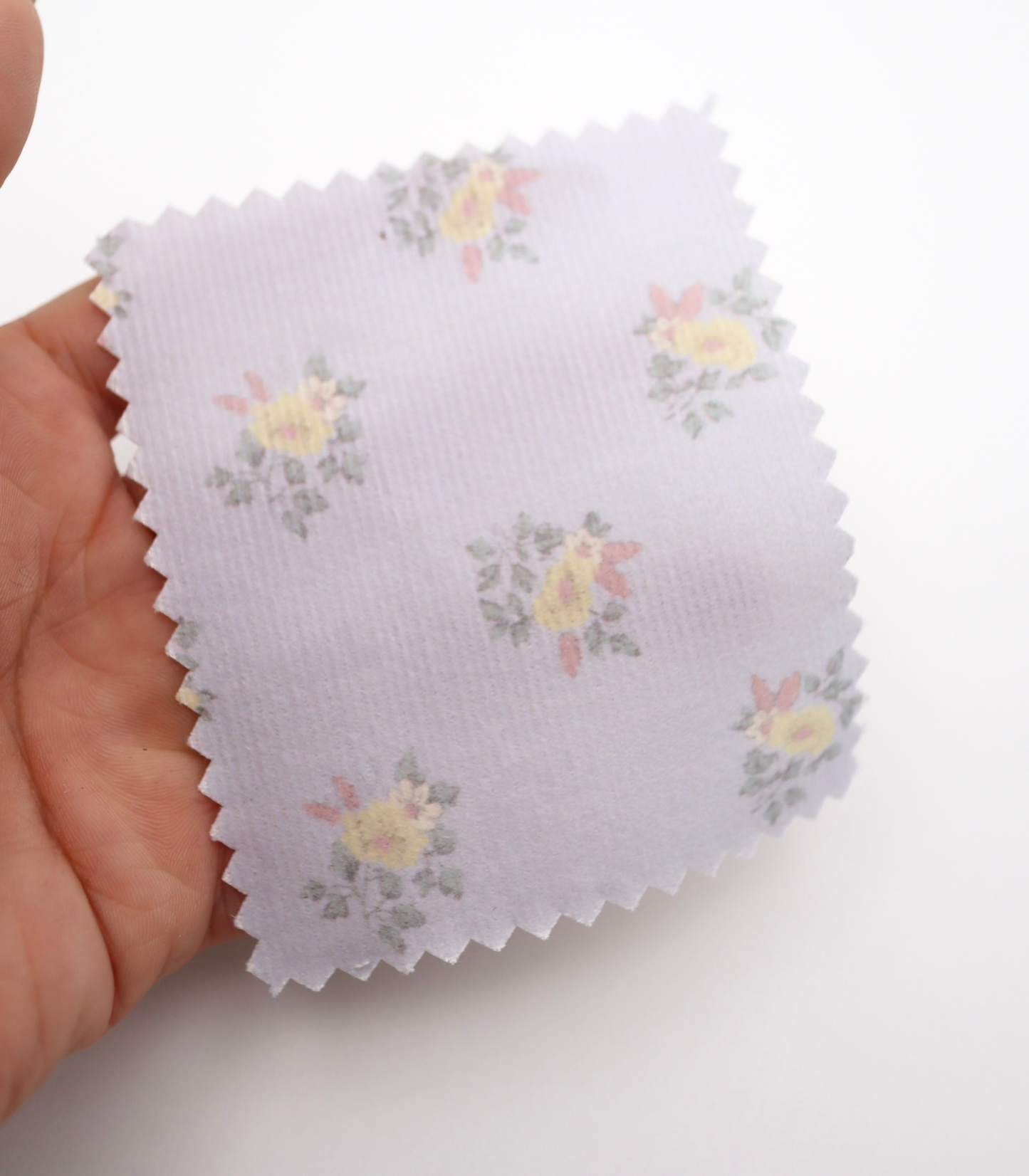 【25SS-118】小花柄プリントコーデュロイ　/0.5ｙあたり=～ 835円