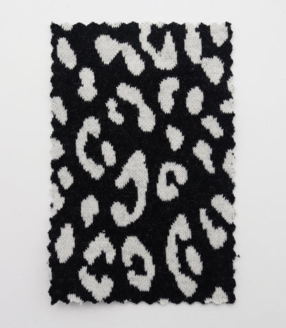 【25SS-359】ヒョウ柄ジャガード二重織りニット　/0.5ｙあたり = ～ 880円