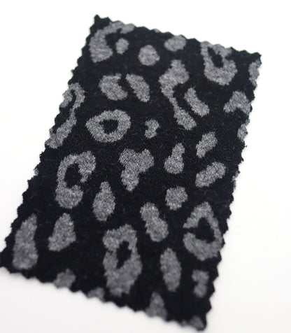 【25SS-359】ヒョウ柄ジャガード二重織りニット　/0.5ｙあたり = ～ 880円