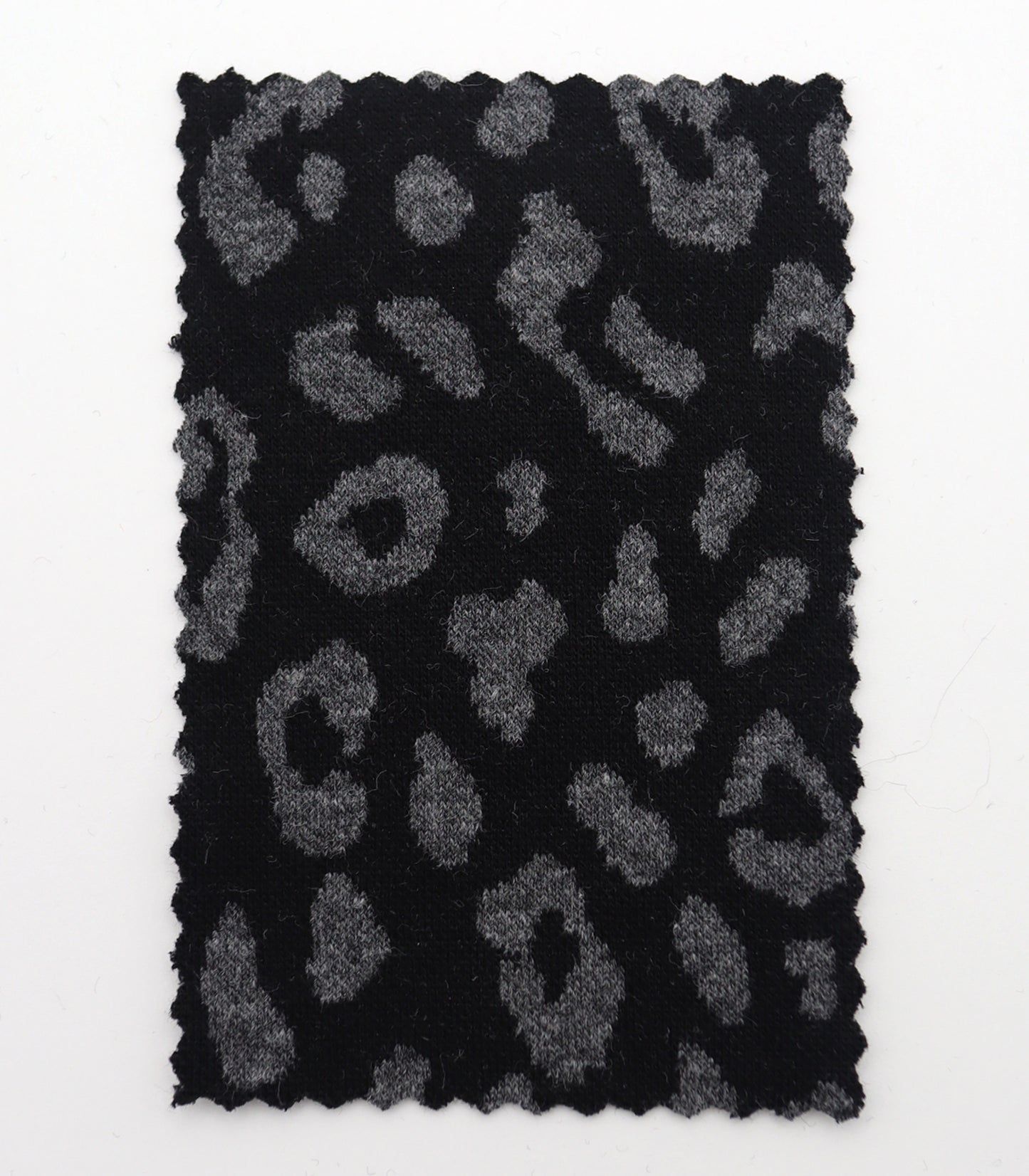 【25SS-359】ヒョウ柄ジャガード二重織りニット　/0.5ｙあたり = ～ 880円