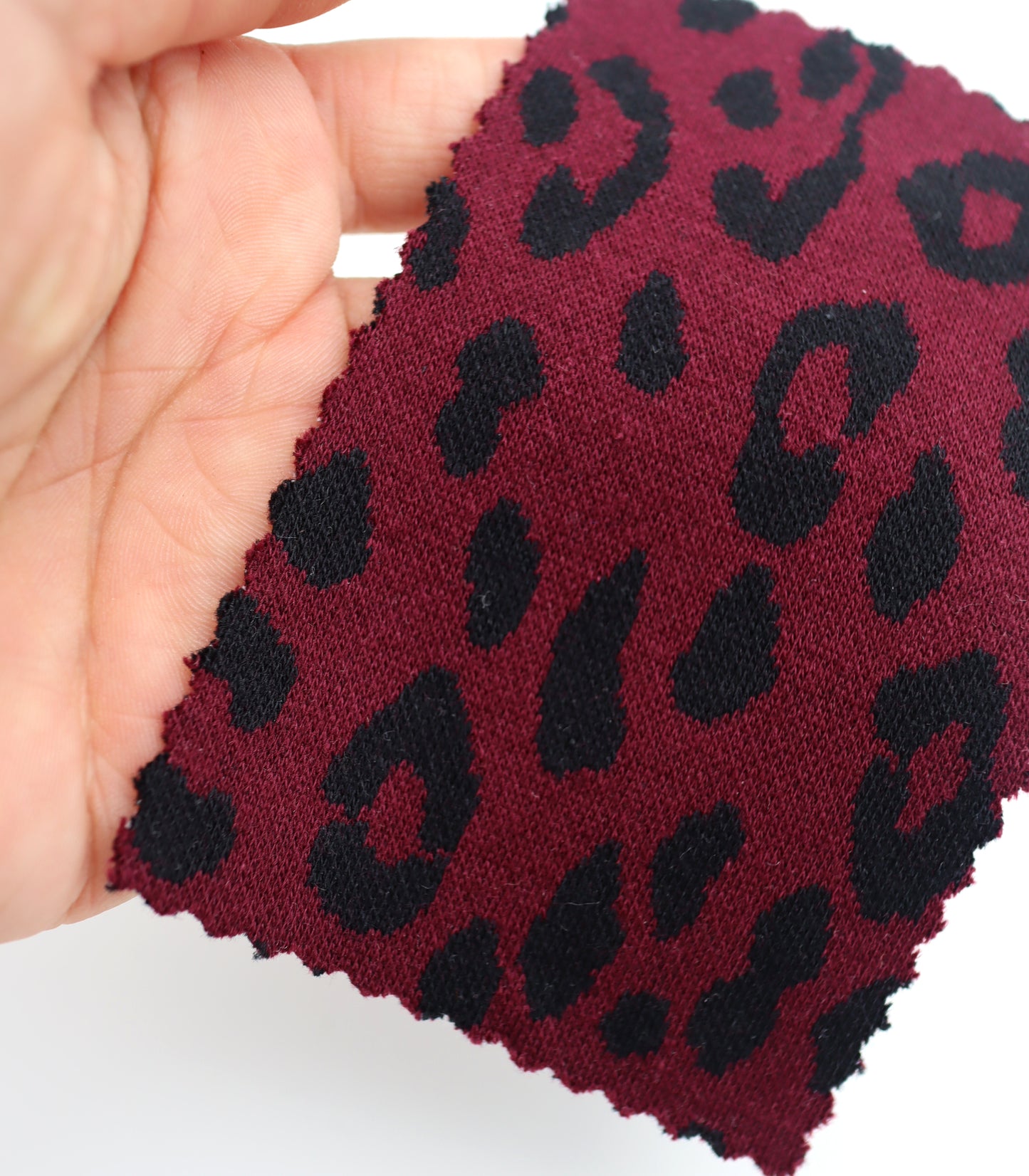 【25SS-359】ヒョウ柄ジャガード二重織りニット　/0.5ｙあたり = ～ 880円