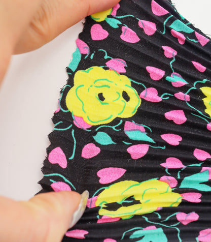 【25SS-309】ローズプリントプリーツ加工デシン　/0.5ｙあたり = ～820円