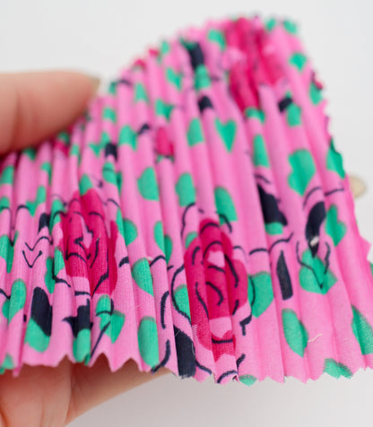 【25SS-309】ローズプリントプリーツ加工デシン　/0.5ｙあたり = ～820円