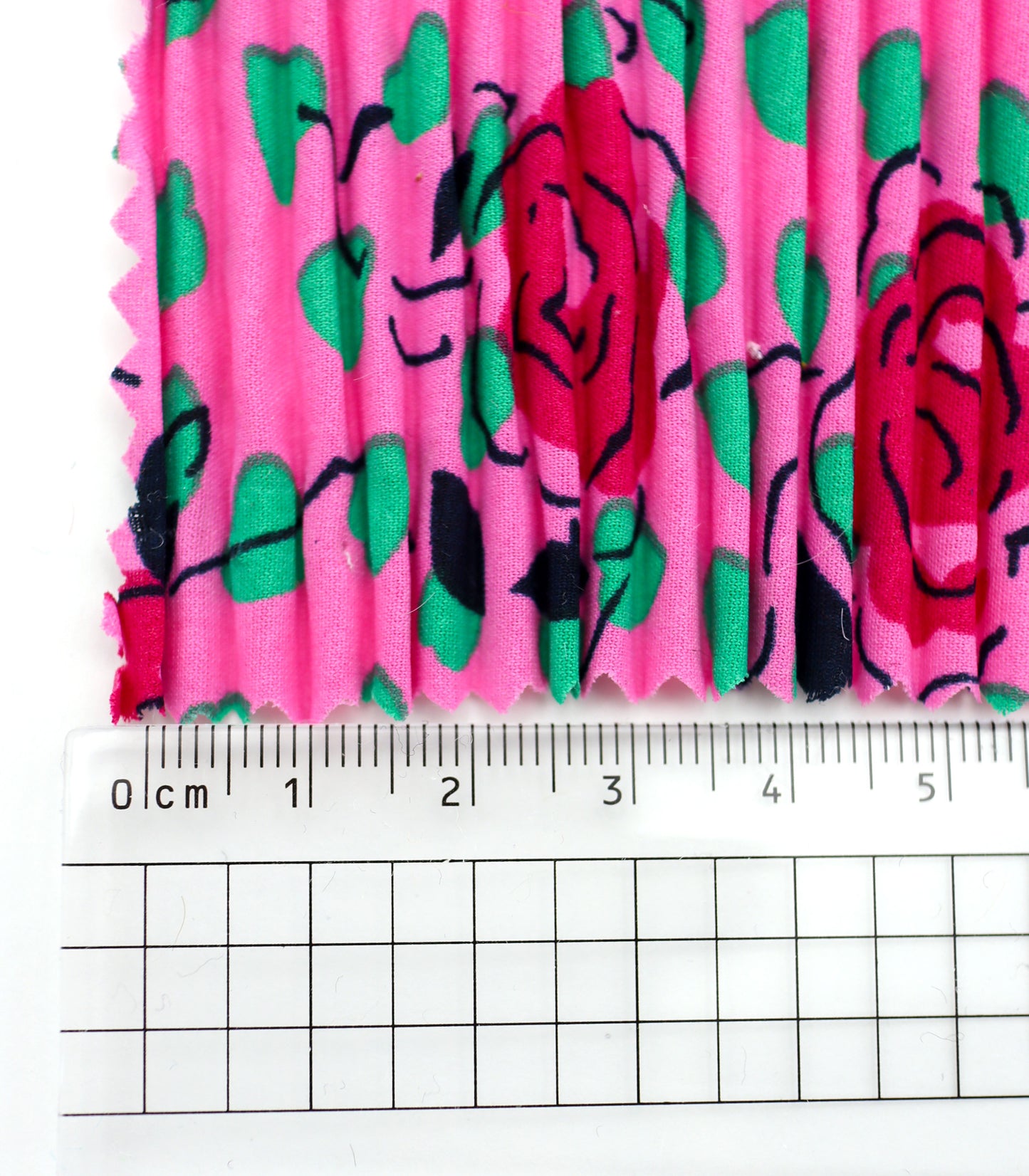 【25SS-309】ローズプリントプリーツ加工デシン　/0.5ｙあたり = ～820円