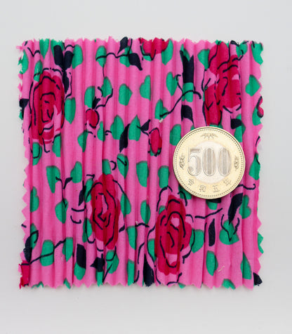 【25SS-309】ローズプリントプリーツ加工デシン　/0.5ｙあたり = ～820円