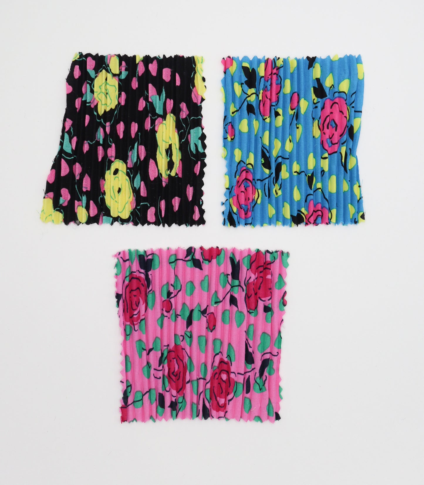 【25SS-309】ローズプリントプリーツ加工デシン　/0.5ｙあたり = ～820円