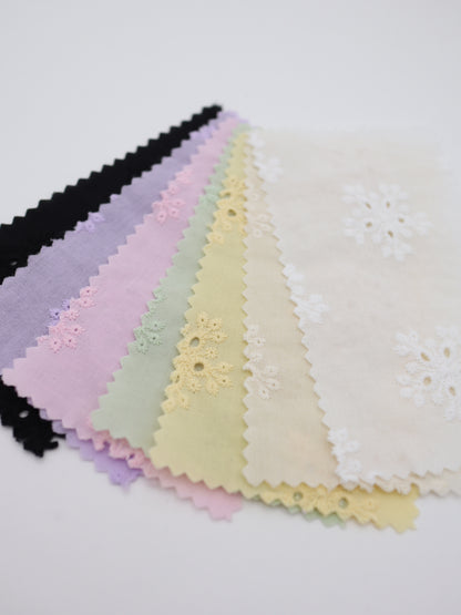 綿100%・アイレットフラワー刺繍ローン生地｜【生地幅】約132センチ 【混率】綿100％｜春夏ブラウス・ワンピース・子供服向け