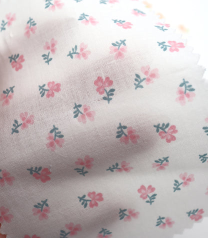【25SS-259】小花柄プリント綿ローン　/0.5ｙあたり = ～625円