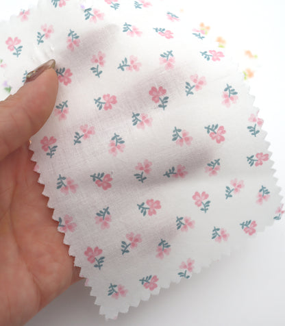 【25SS-259】小花柄プリント綿ローン　/0.5ｙあたり = ～625円