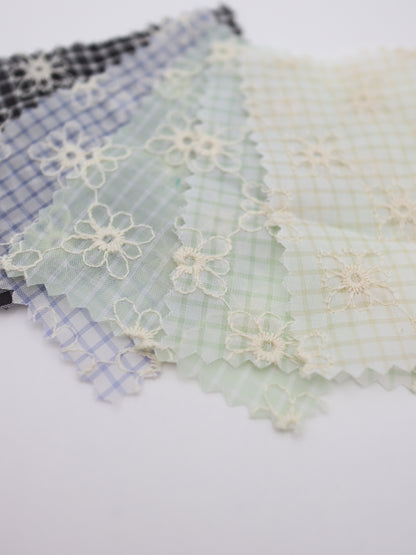先染めチェック×精密フラワー刺繍ボイル生地｜【生地幅】約139センチ 【混率】ポリエステル100％｜ドッグウェア・春夏ブラウス・装飾オーバースカート向け