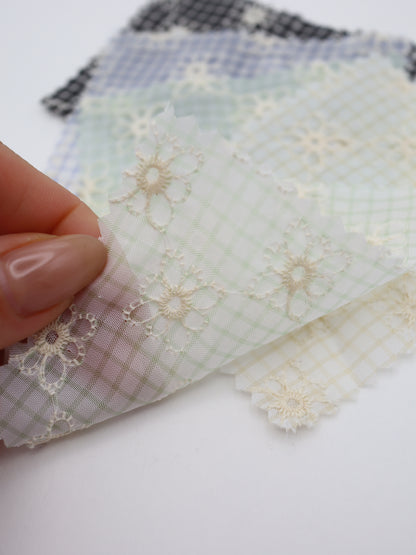 先染めチェック×精密フラワー刺繍ボイル生地｜【生地幅】約139センチ 【混率】ポリエステル100％｜ドッグウェア・春夏ブラウス・装飾オーバースカート向け