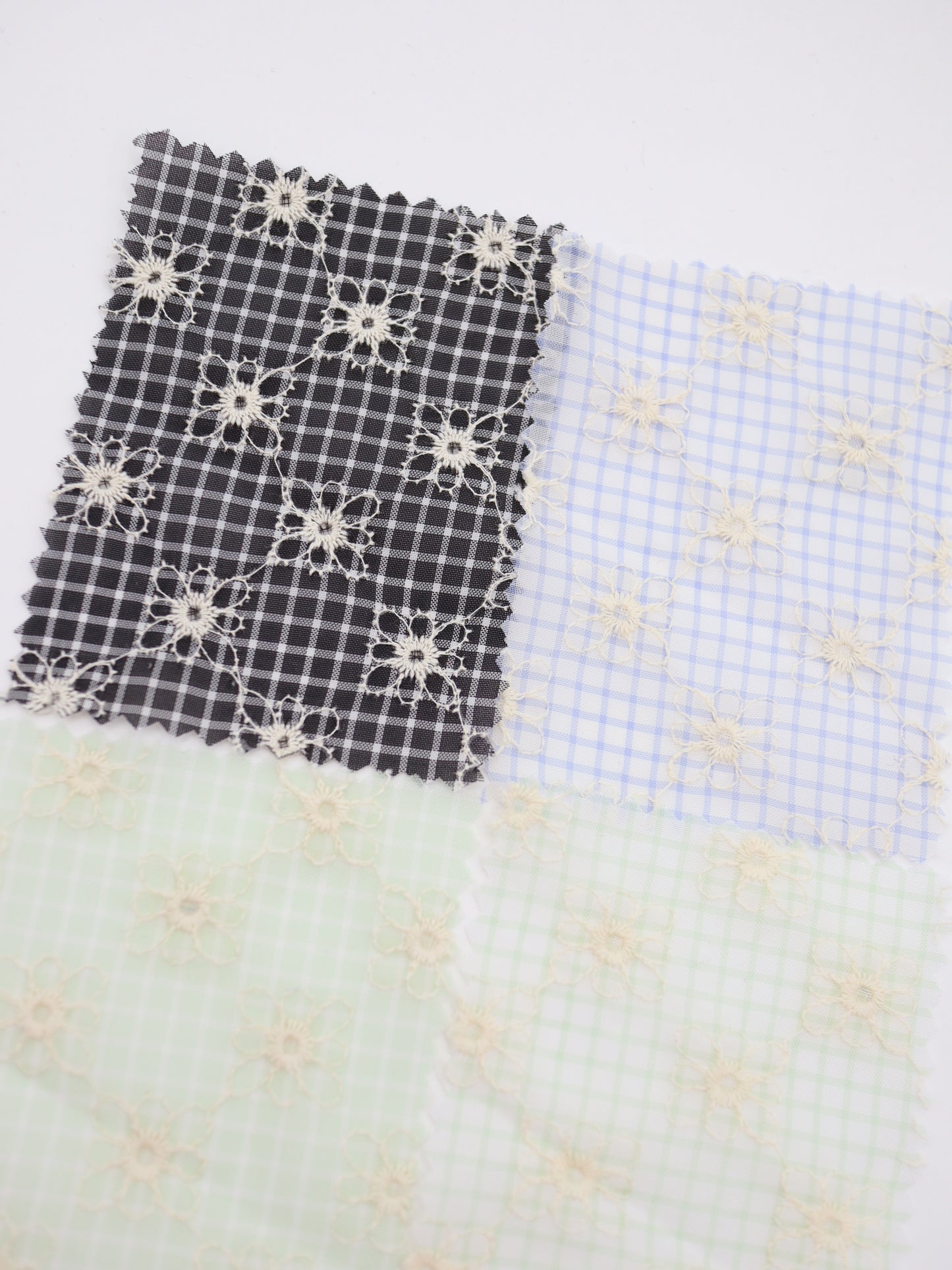 先染めチェック×精密フラワー刺繍ボイル生地｜【生地幅】約139センチ 【混率】ポリエステル100％｜ドッグウェア・春夏ブラウス・装飾オーバースカート向け