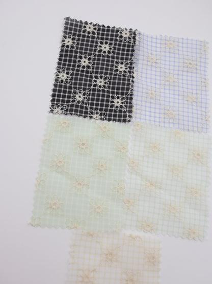 先染めチェック×精密フラワー刺繍ボイル生地｜【生地幅】約139センチ 【混率】ポリエステル100％｜ドッグウェア・春夏ブラウス・装飾オーバースカート向け