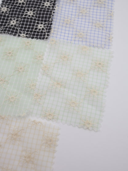 先染めチェック×精密フラワー刺繍ボイル生地｜【生地幅】約139センチ 【混率】ポリエステル100％｜ドッグウェア・春夏ブラウス・装飾オーバースカート向け