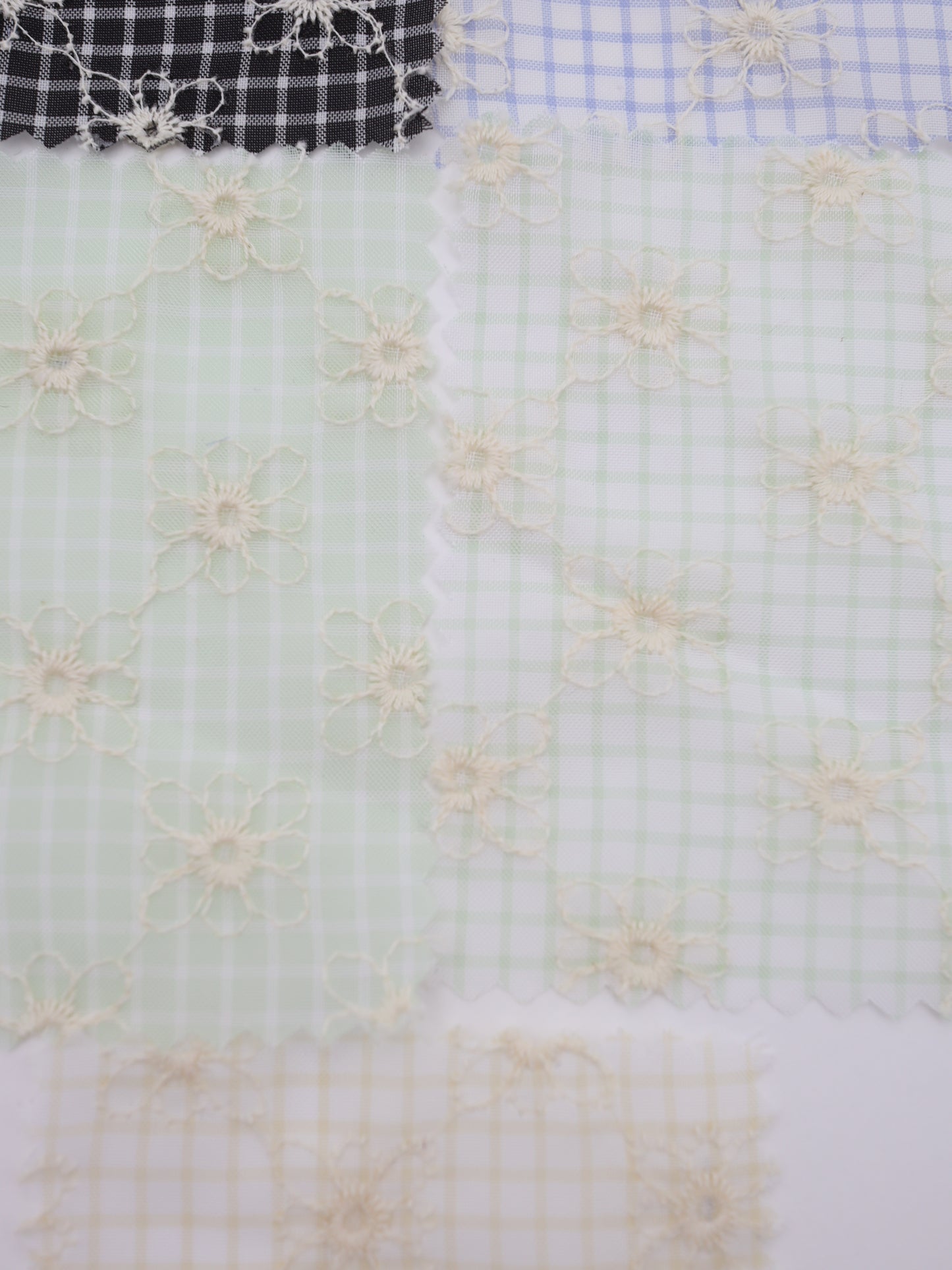 先染めチェック×精密フラワー刺繍ボイル生地｜【生地幅】約139センチ 【混率】ポリエステル100％｜ドッグウェア・春夏ブラウス・装飾オーバースカート向け