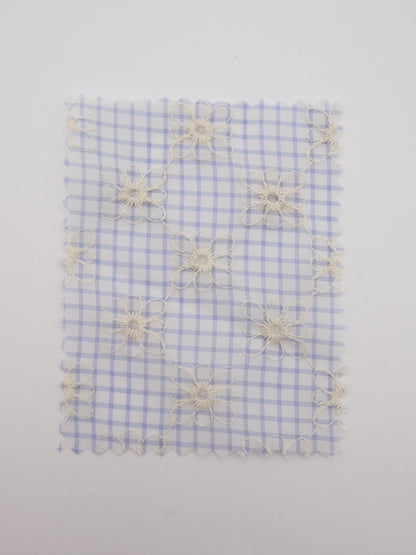 先染めチェック×精密フラワー刺繍ボイル生地｜【生地幅】約139センチ 【混率】ポリエステル100％｜ドッグウェア・春夏ブラウス・装飾オーバースカート向け
