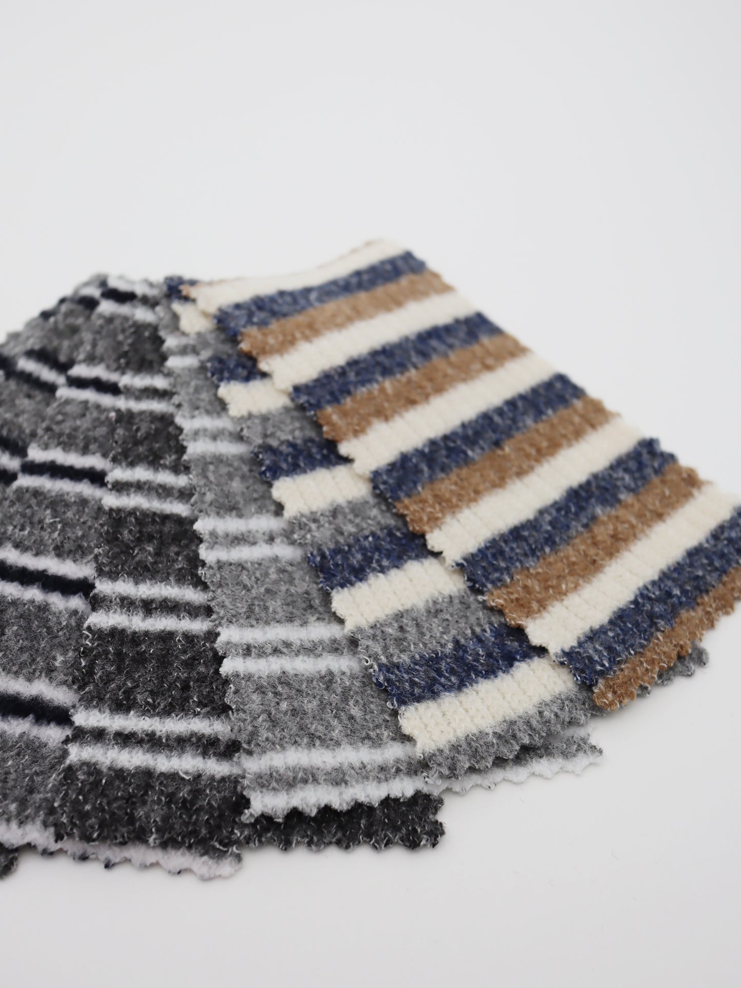 【25SS-180】起毛ボーダーリブ風二重織ニット　/0.5ｙあたり = ～1015円