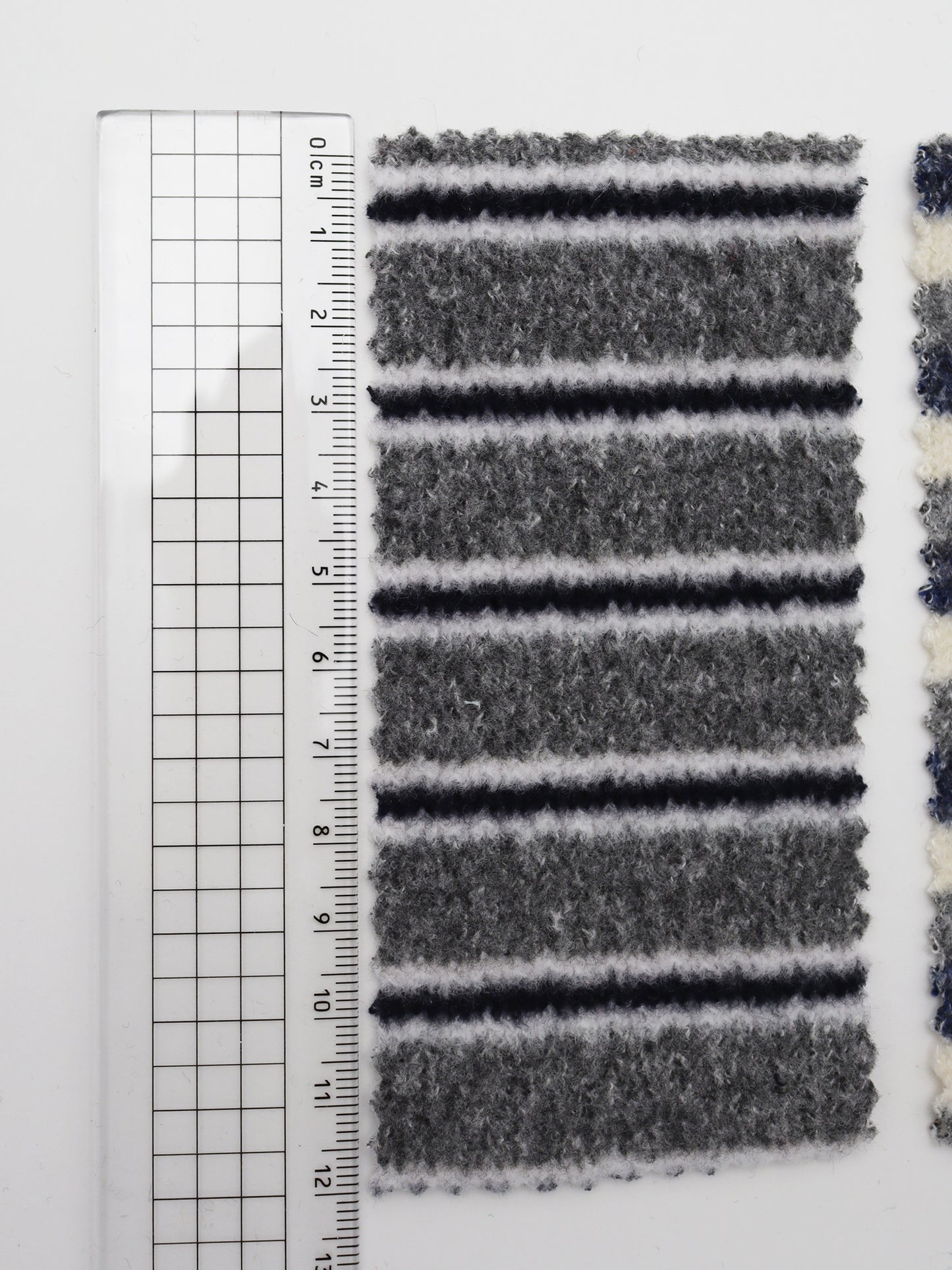 【25SS-180】起毛ボーダーリブ風二重織ニット　/0.5ｙあたり = ～1015円