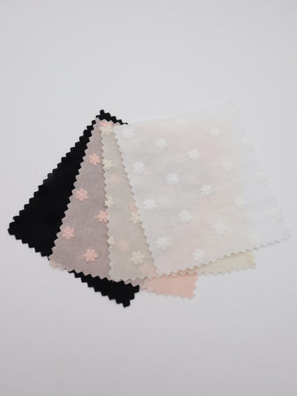綿100%・精密プチフラワー刺繍ローン生地｜【生地幅】約137センチ 【混率】綿100％｜春夏ブラウス・ワンピース・子供服向け
