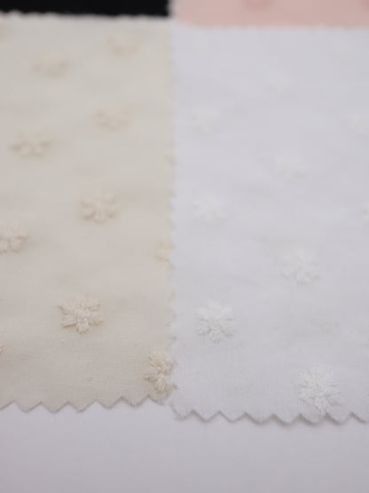 綿100%・精密プチフラワー刺繍ローン生地｜【生地幅】約137センチ 【混率】綿100％｜春夏ブラウス・ワンピース・子供服向け