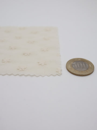 綿100%・精密プチフラワー刺繍ローン生地｜【生地幅】約137センチ 【混率】綿100％｜春夏ブラウス・ワンピース・子供服向け