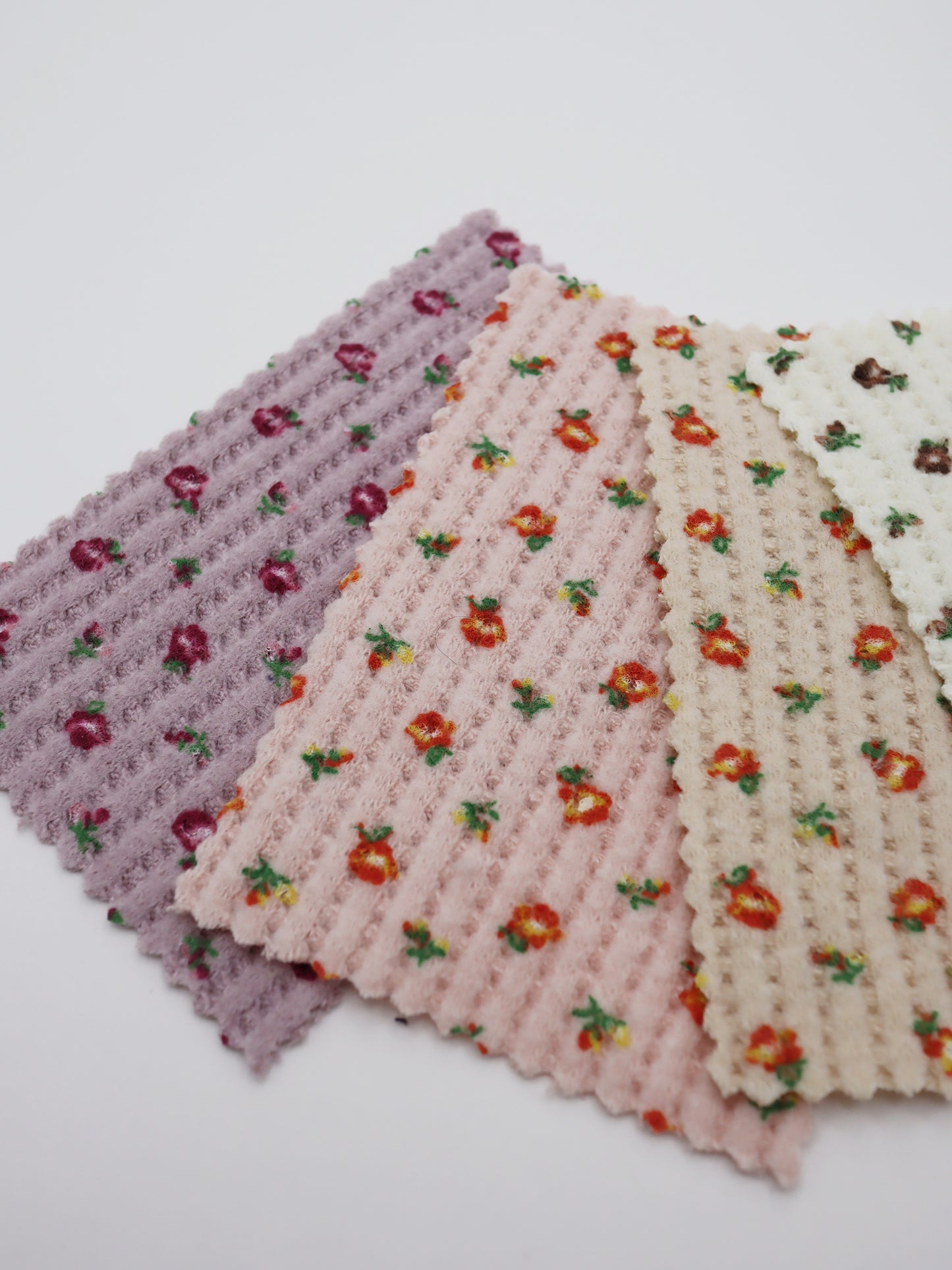 【25SS-135】起毛小花柄プリントワッフルニット　/0.5ｙあたり = ～1240円