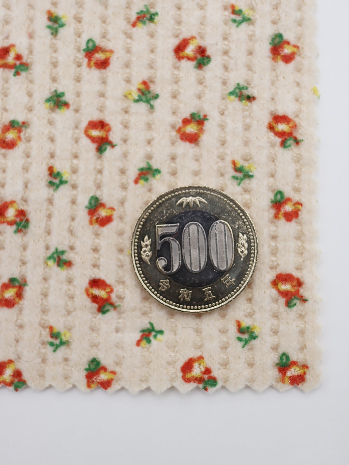 【25SS-135】起毛小花柄プリントワッフルニット　/0.5ｙあたり = ～1240円