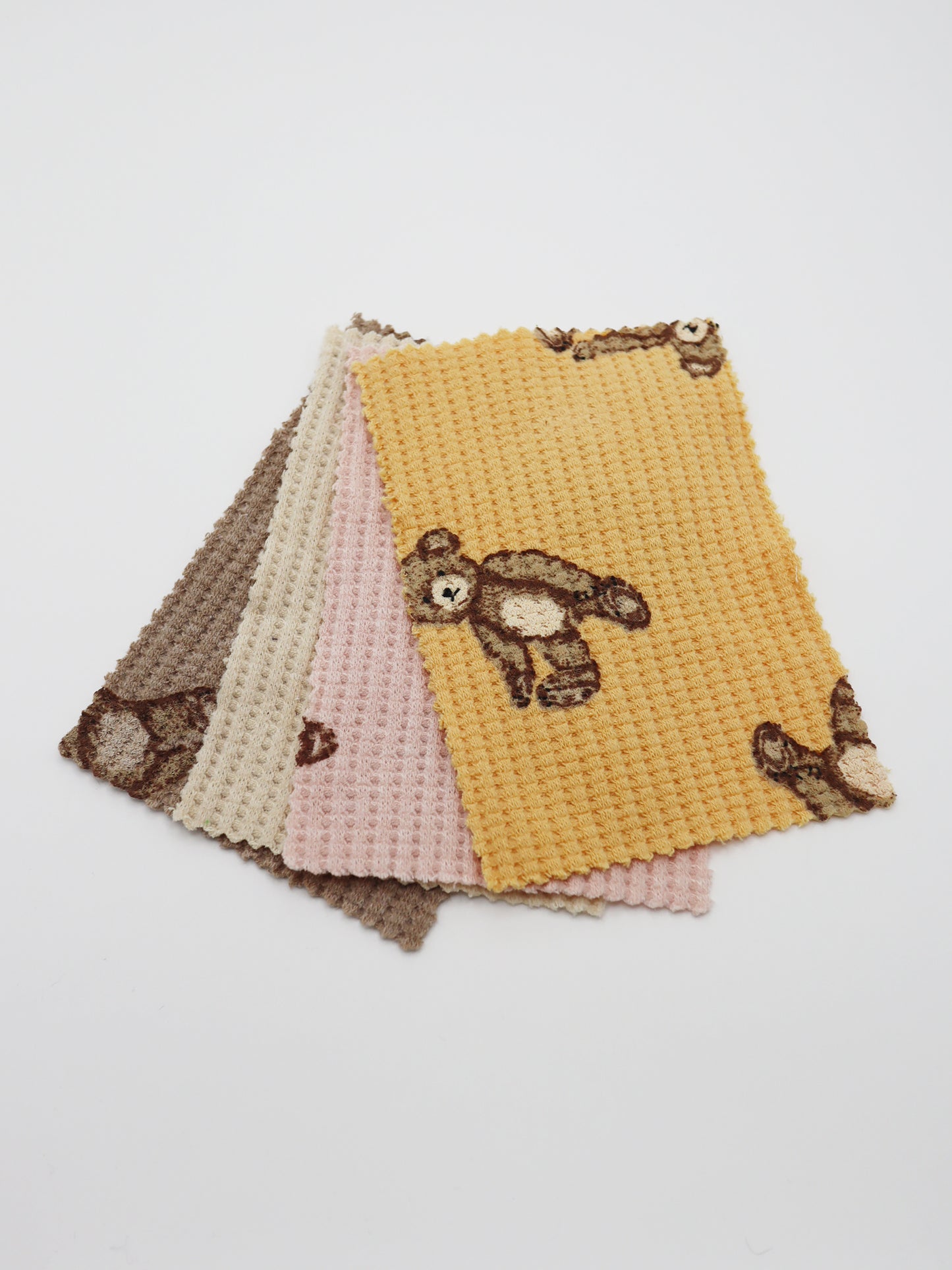 【25SS-136】くまさんプリントワッフルニット　/0.5ｙあたり = ～1200円