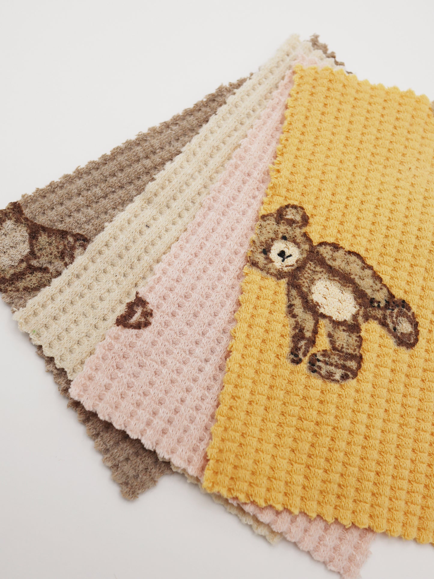 【25SS-136】くまさんプリントワッフルニット　/0.5ｙあたり = ～1200円